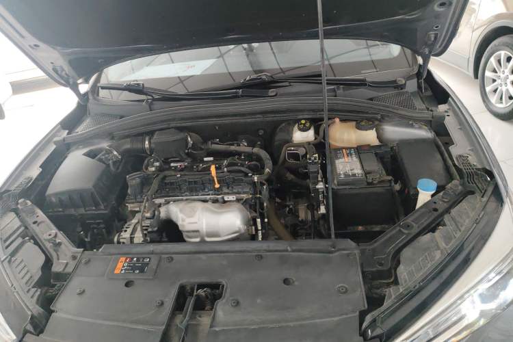 Used Roewe i5 2021 1.5L CVT Platinum Edition Engine Bay
