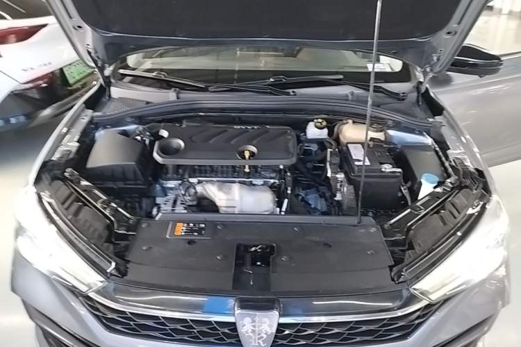 Used Roewe i5 2021 1.5L CVT Diamond Edition Engine Bay