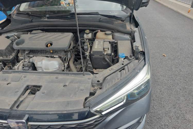 Used Roewe i5 2021 1.5L CVT Diamond Edition Engine Bay Left