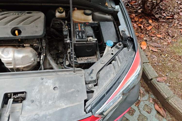 Used Roewe i5 2021 1.5L CVT Diamond Edition Engine Bay Left