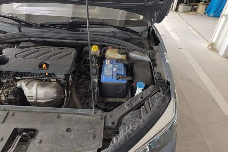 Used Roewe i5 2021 1.5L CVT Diamond Edition Engine Bay Left