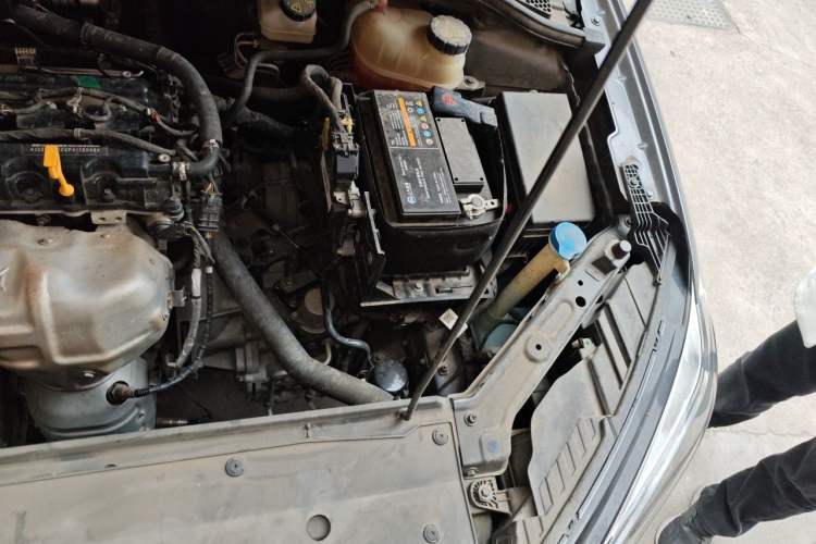 Used Roewe i5 2021 1.5L CVT Platinum Edition Engine Bay Left