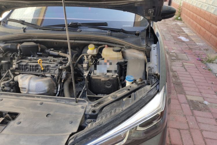 Used Roewe i5 2021 1.5L CVT Black Gold Edition Engine Bay Left