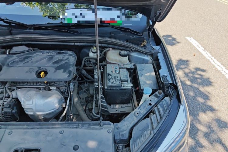Used Roewe i5 2021 1.5L CVT Starry Edition Engine Bay Left