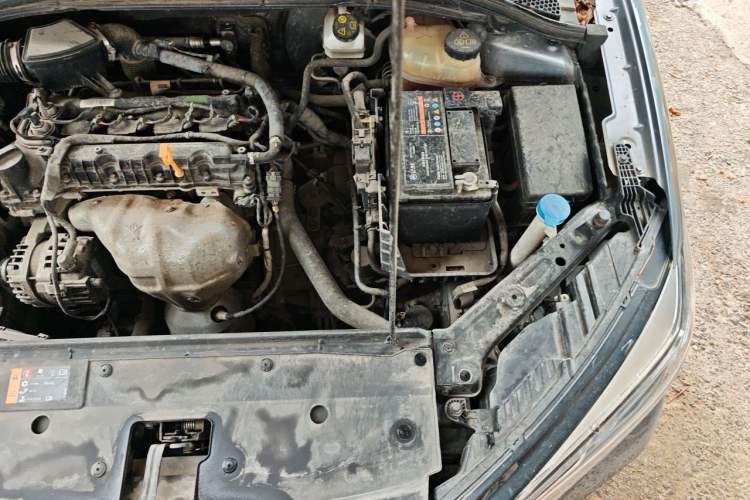 Used Roewe i5 2021 1.5L CVT Platinum Edition Engine Bay Left