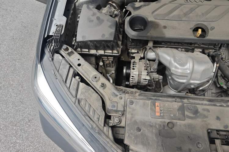 Used Roewe i5 2021 1.5L CVT Starry Edition Engine Bay Right