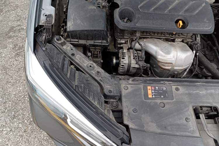 Used Roewe i5 2021 Revised Version 1.5L CVT Diamond Edition Engine Bay Right