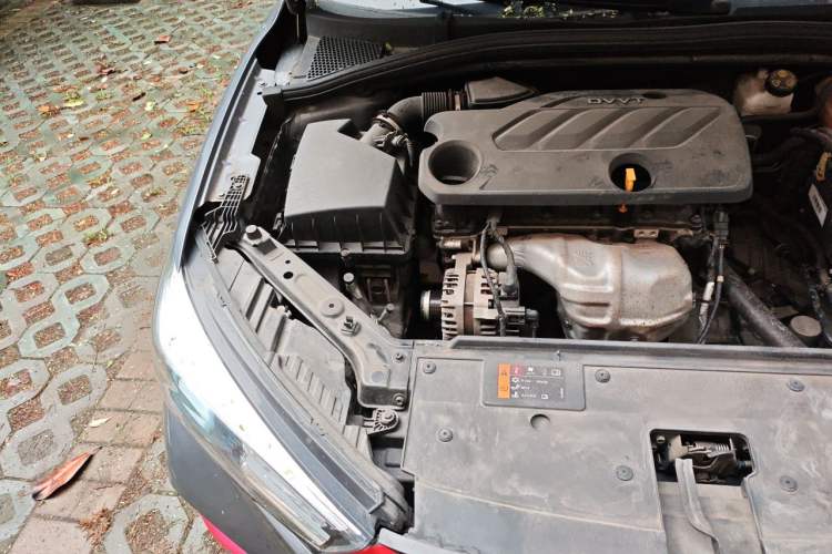 Used Roewe i5 2021 1.5L CVT Diamond Edition Engine Bay Right
