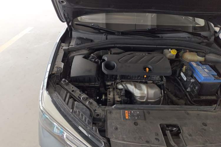 Used Roewe i5 2021 1.5L CVT Diamond Edition Engine Bay Right