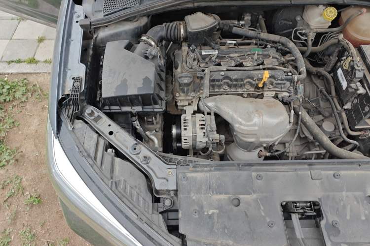 Used Roewe i5 2021 1.5L CVT Black Gold Edition Engine Bay Right