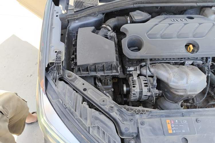 Used Roewe i5 2021 1.5L CVT Diamond Edition Engine Bay Right