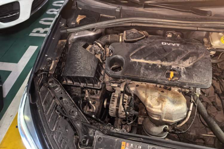 Used Roewe i5 2021 1.5L CVT Diamond Edition Engine Bay Right