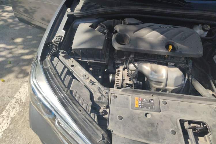 Used Roewe i5 2021 1.5L CVT Diamond Edition Engine Bay Right