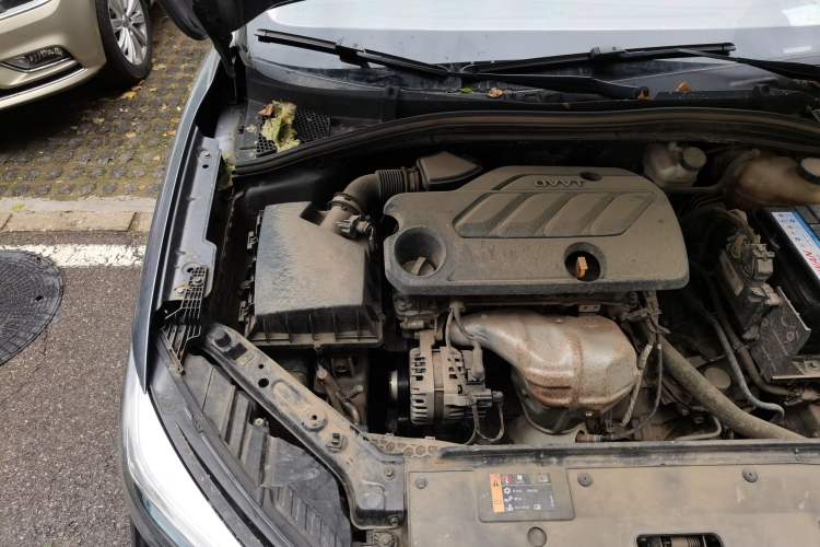 Used Roewe i5 2021 1.5L CVT Diamond Edition Engine Bay Right