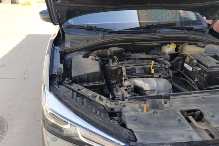 Used Roewe i5 2021 1.5L CVT Black Gold Edition Engine Bay Right