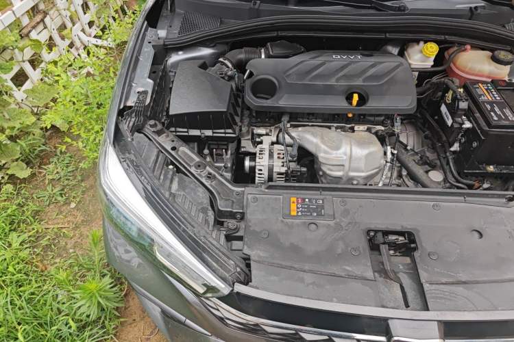 Used Roewe i5 2021 1.5L CVT Diamond Edition Engine Bay Right