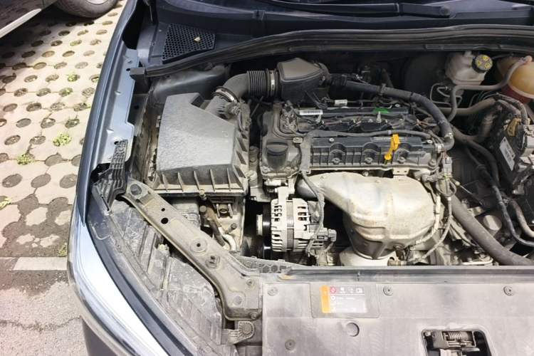 Used Roewe i5 2021 1.5L CVT Platinum Edition Engine Bay Right