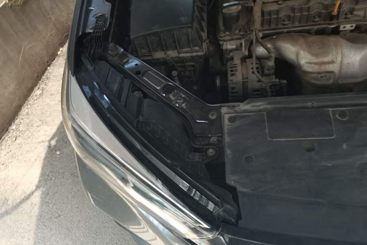 Used Roewe i5 2021 1.5L CVT Diamond Edition Engine Bay Right