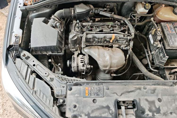 Used Roewe i5 2021 1.5L CVT Platinum Edition Engine Bay Right