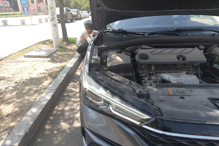 Used Roewe i5 2021 1.5L CVT Diamond Edition Engine Bay Right