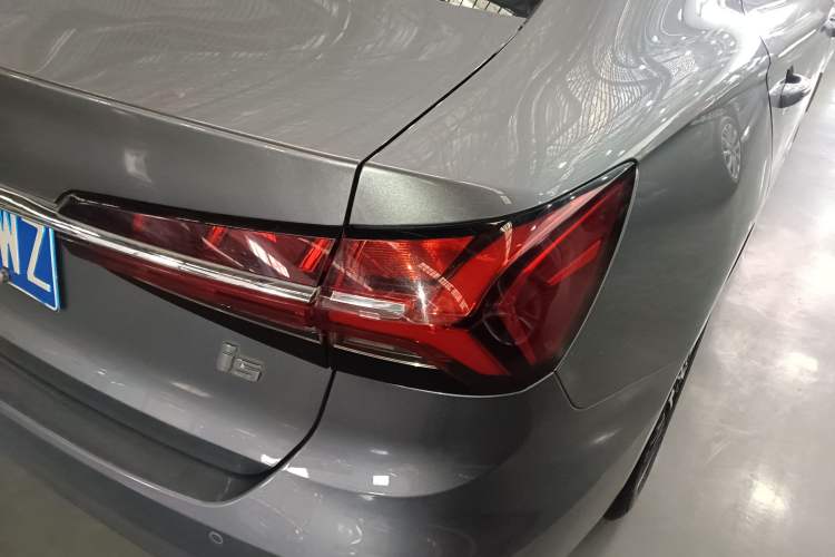 Used Roewe i5 2021 1.5L Manual Platinum Edition Exterior 1