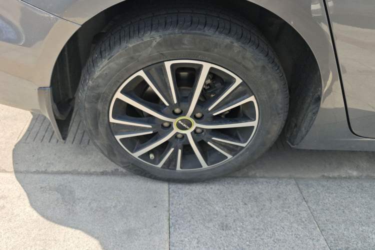 Used Roewe i5 2021 1.5L CVT Platinum Edition Exterior 2