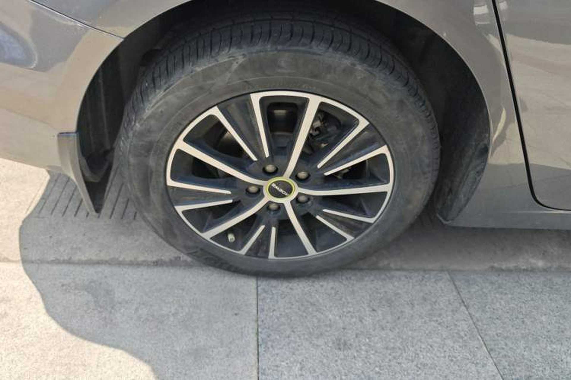 Used Roewe i5 2021 1.5L CVT Platinum Edition Exterior 2