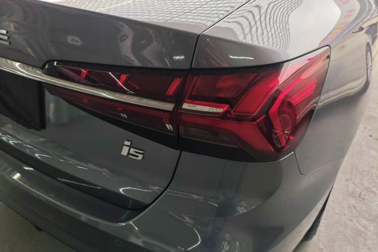 Used Roewe i5 2021 1.5L CVT Diamond Edition Exterior 3