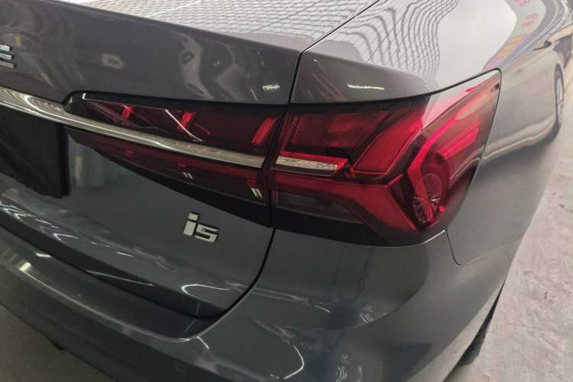 Used Roewe i5 2021 1.5L CVT Diamond Edition Exterior 3