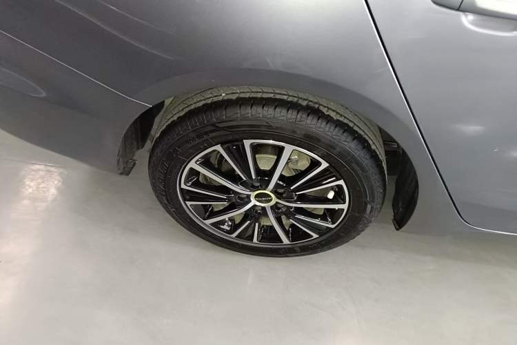 Used Roewe i5 2021 1.5L Manual Platinum Edition Exterior 3