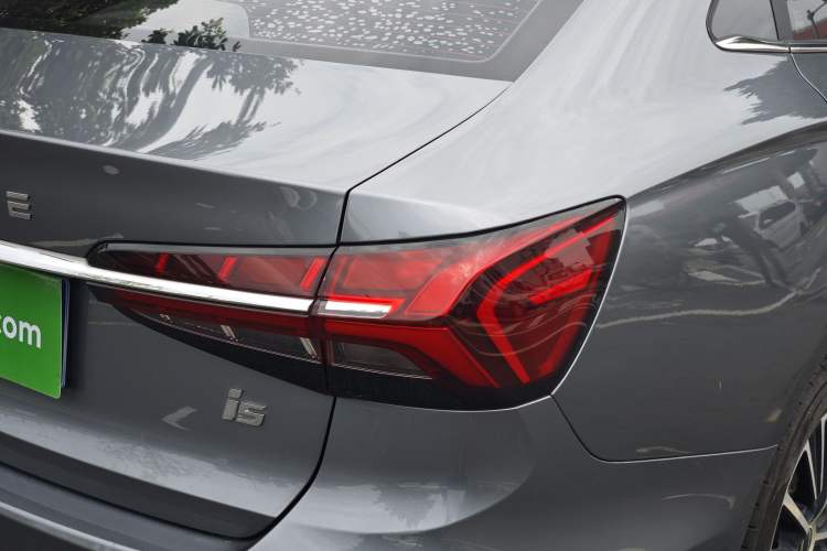 Used Roewe i5 2021 1.5L CVT Diamond Edition Exterior 3