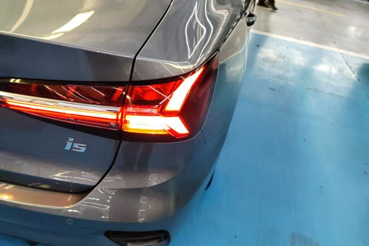 Used Roewe i5 2021 1.5L Manual Platinum Edition Exterior 3
