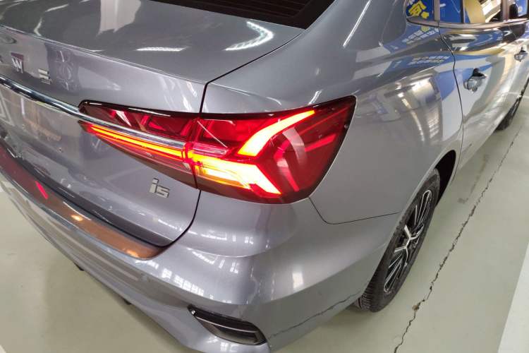 Used Roewe i5 2021 1.5L CVT Black Gold Edition Exterior 3
