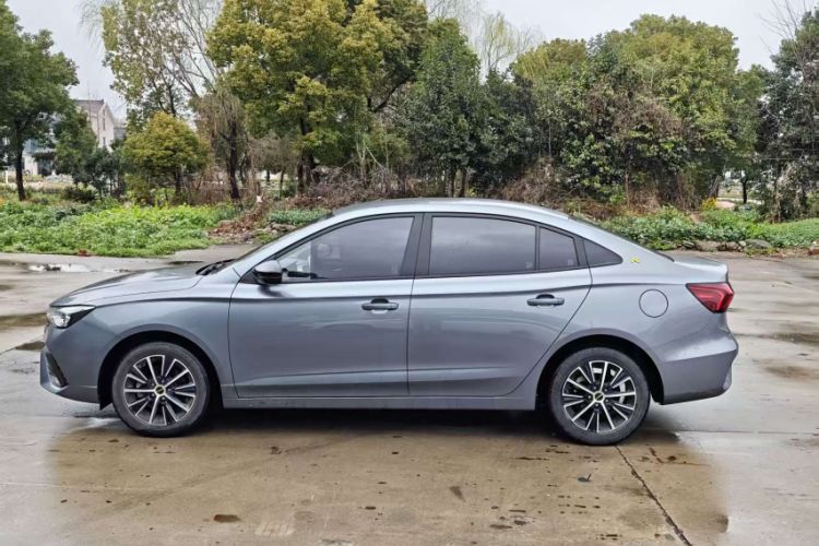 Used Roewe i5 2021 1.5L Manual Platinum Edition Exterior 3
