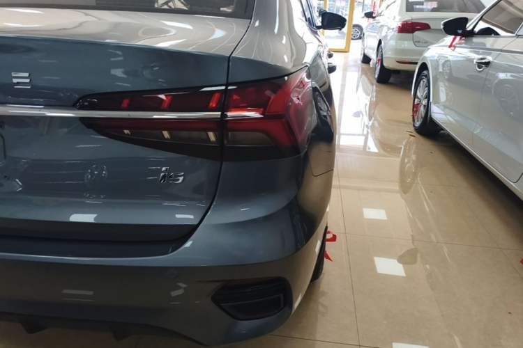 Used Roewe i5 2021 1.5L CVT Diamond Edition Exterior 3