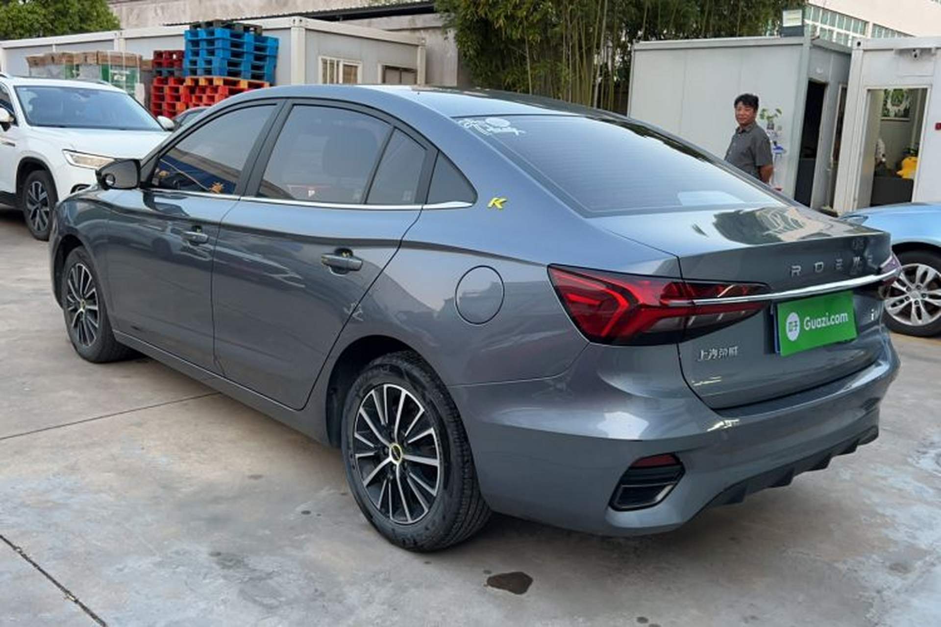 Used Roewe i5 2021 Revised Version 1.5L CVT Diamond Edition Exterior 4