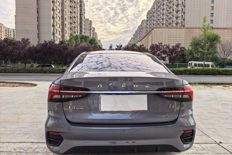 Used Roewe i5 2021 Revised Version 1.5L CVT Diamond Edition Exterior 4