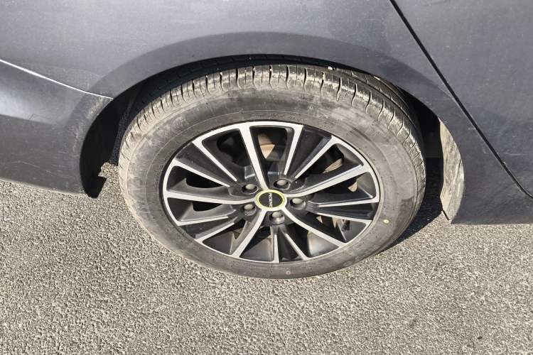 Used Roewe i5 2021 1.5L CVT Diamond Edition Exterior 5