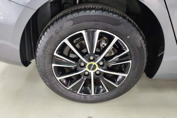 Used Roewe i5 2021 1.5L CVT Black Gold Edition Exterior 5