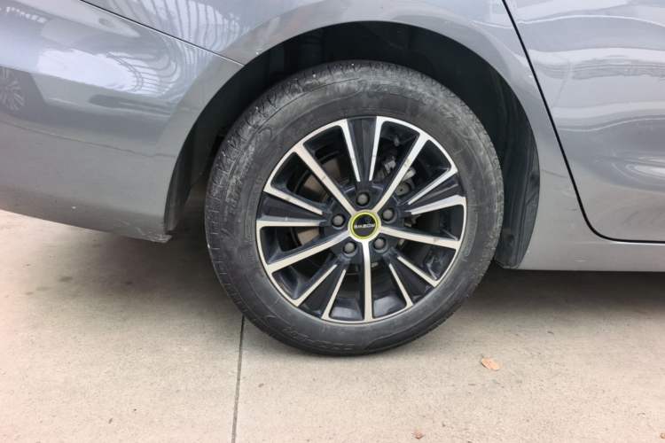 Used Roewe i5 2021 1.5L CVT Platinum Edition Exterior 5