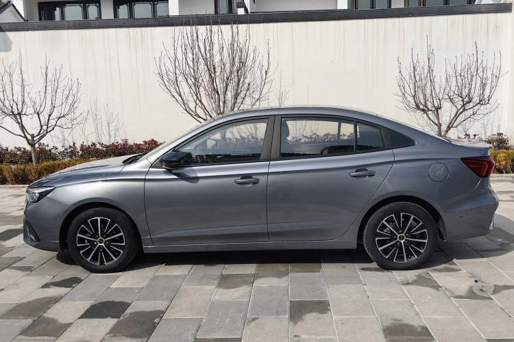 Used Roewe i5 2021 1.5L CVT Platinum Edition Exterior 6