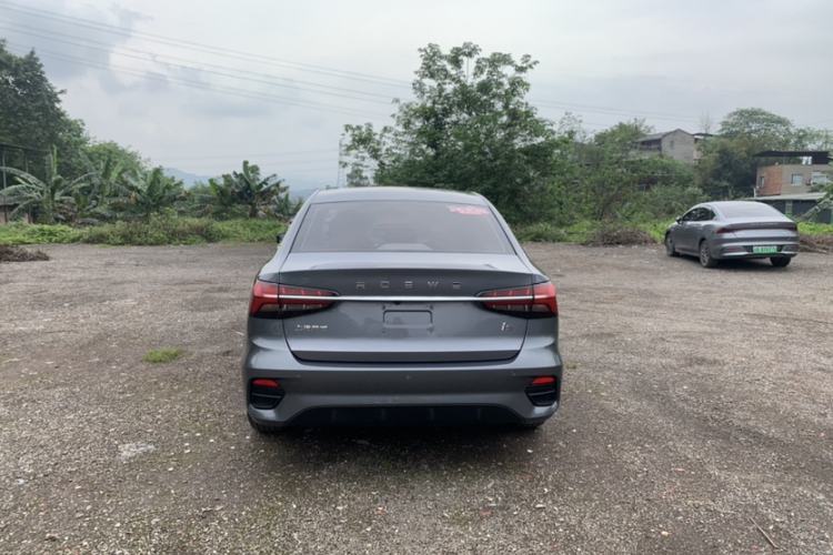 Used Roewe i5 2021 1.5L Manual Diamond Edition Exterior 9