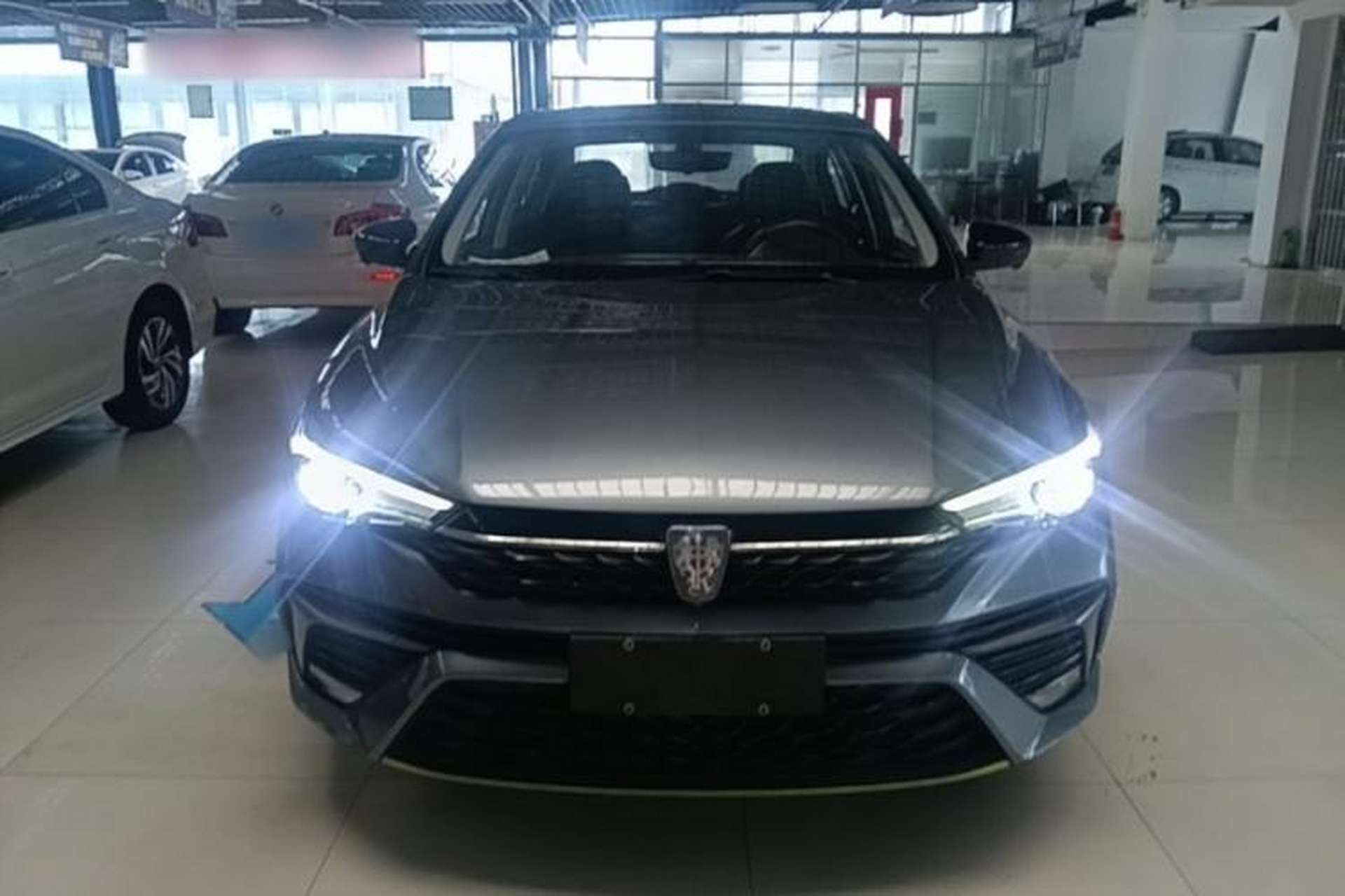 Used Roewe i5 2021 1.5L CVT Diamond Edition Front