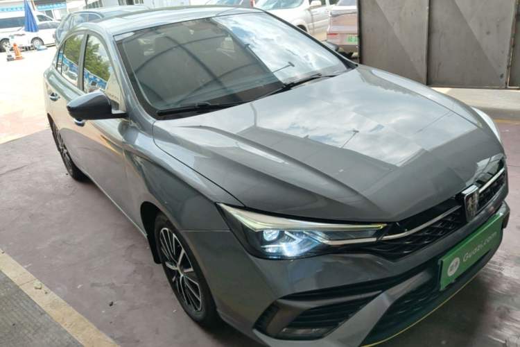 Used Roewe i5 2021 1.5L CVT Diamond Edition Front Right 45 Deg