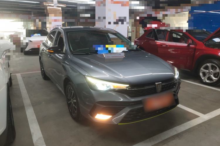 Used Roewe i5 2021 1.5L CVT Diamond Edition Front Right 45 Deg