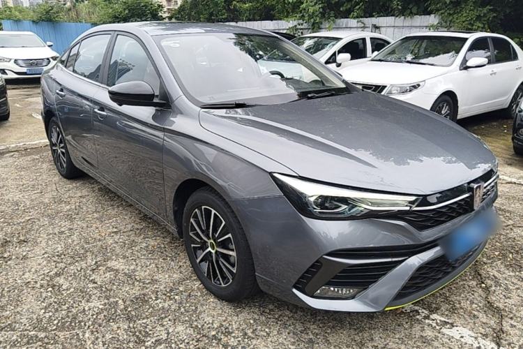 Used Roewe i5 2021 Revised Version 1.5L CVT Diamond Edition Front Right 45 Deg