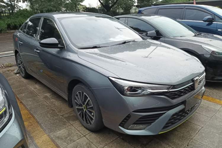 Used Roewe i5 2021 1.5L CVT Platinum Edition Front Right 45 Deg