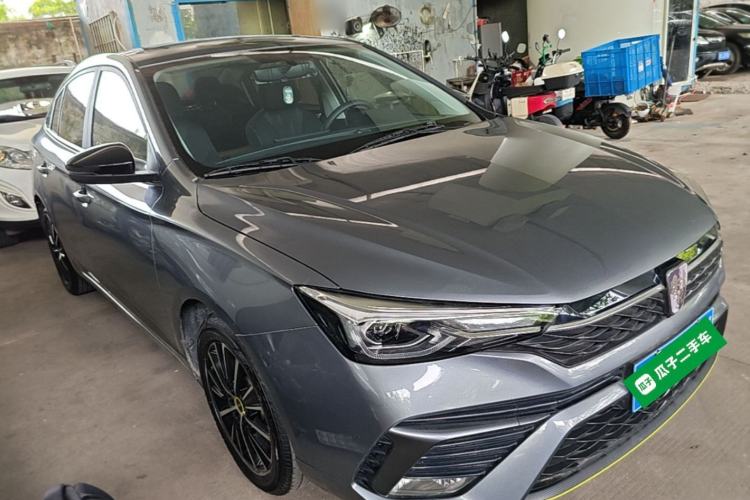 Used Roewe i5 2021 1.5L Manual Platinum Edition Front Right 45 Deg