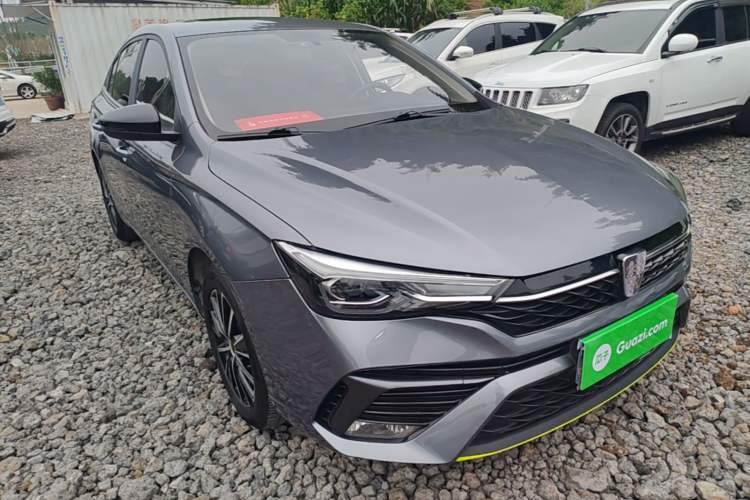 Used Roewe i5 2021 1.5L CVT Black Gold Edition Front Right 45 Deg