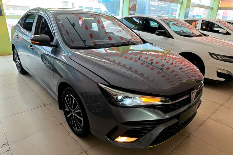 Used Roewe i5 2021 1.5L CVT Platinum Edition Front Right 45 Deg